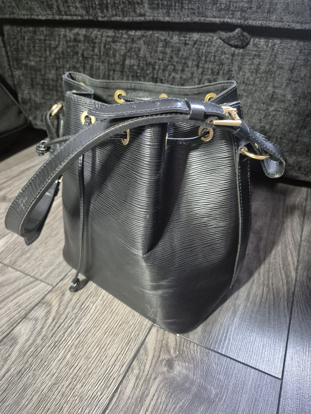 Louis Vuitton Black Epi Petit Noé Shoulder Bag - Vintage Made in France - AR0916 - Picture 11 of 13
